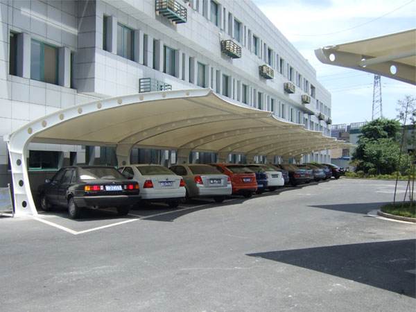 停車棚